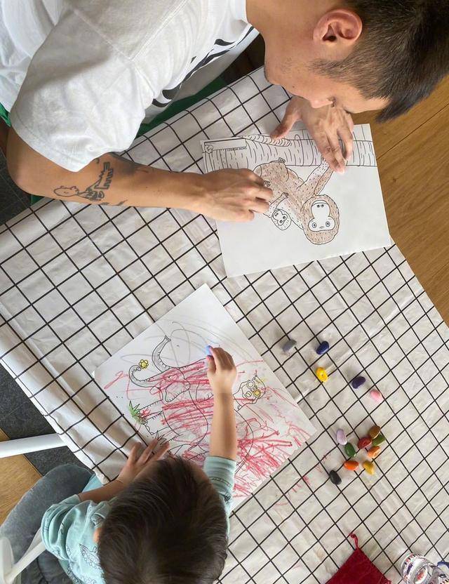 余文乐老婆怀二胎 微博网友为什么这么说