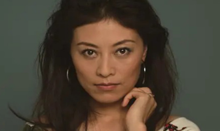 岳红演过什么电视剧 东方美人的坎坷成长之路