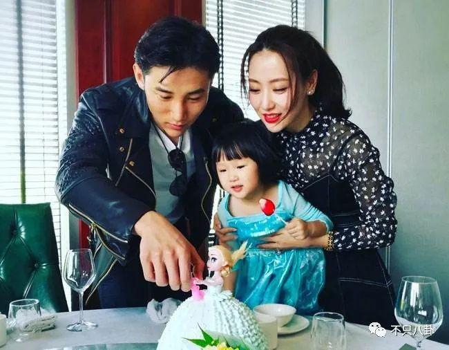 白冰前夫回应离婚怎么说的 伤心往事竟然如此狗血毁三观