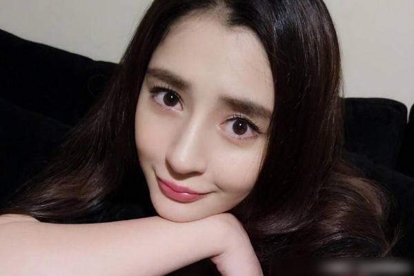 曝唐嫣生下龙凤胎靠谱不 同剧演员李心艾证实