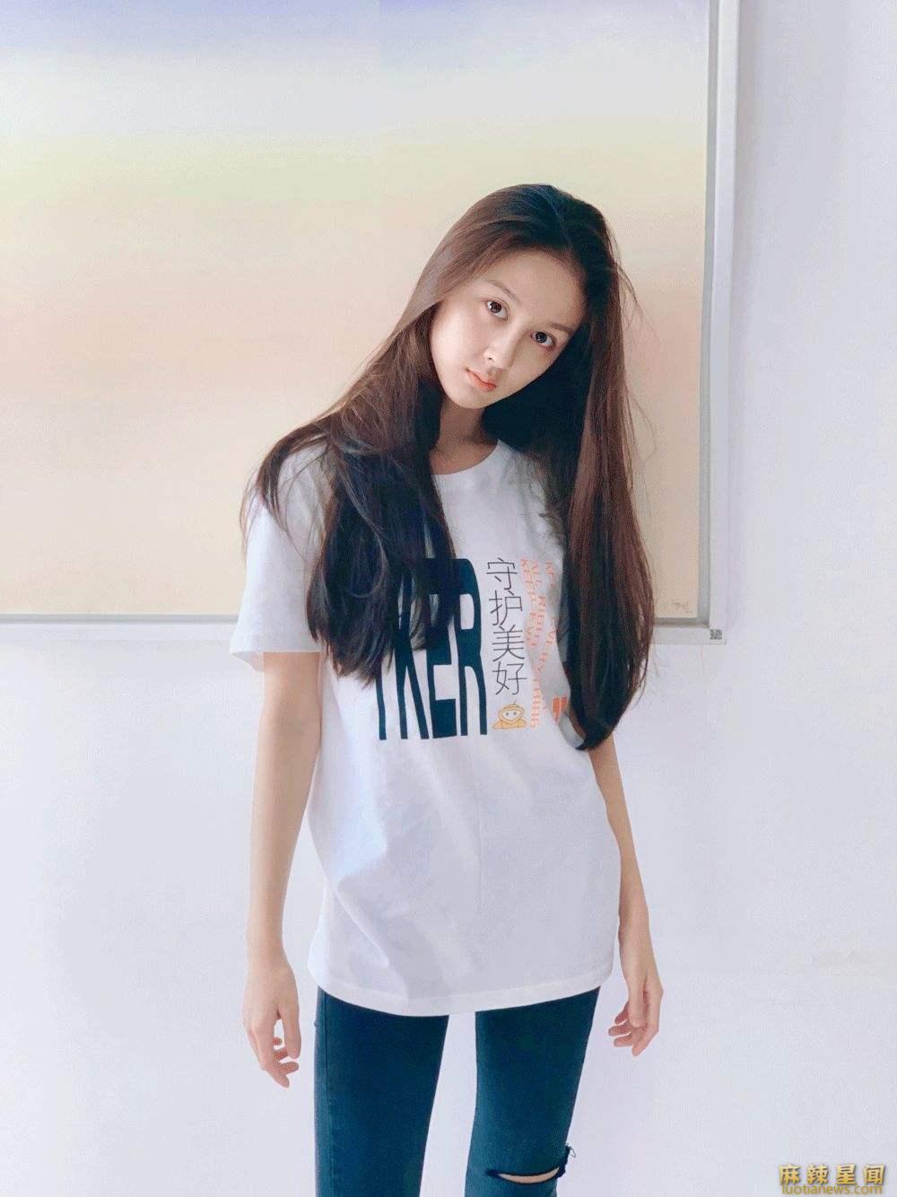00后小花吴施乐 小欢喜吴施乐扮演黄芷陶走红