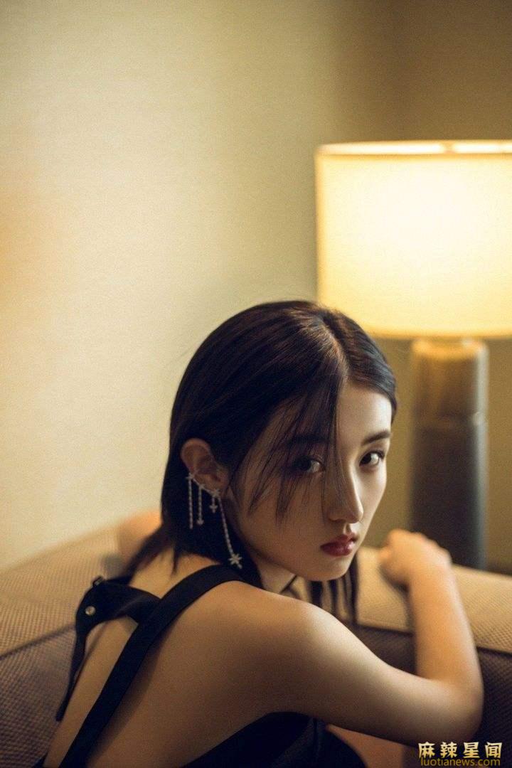 00后小花吴施乐 小欢喜吴施乐扮演黄芷陶走红