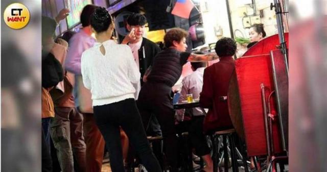 林俊杰杠上凤小岳 绯闻对象身材皆火辣却说女神是这款