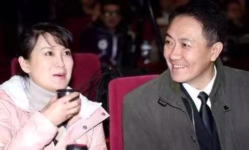 李幼斌小13岁妻子近照曝光 身材丰盈气质优雅
