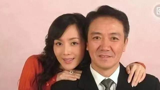 李幼斌小13岁妻子近照曝光 身材丰盈气质优雅