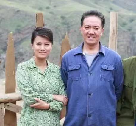 李幼斌小13岁妻子近照曝光 身材丰盈气质优雅