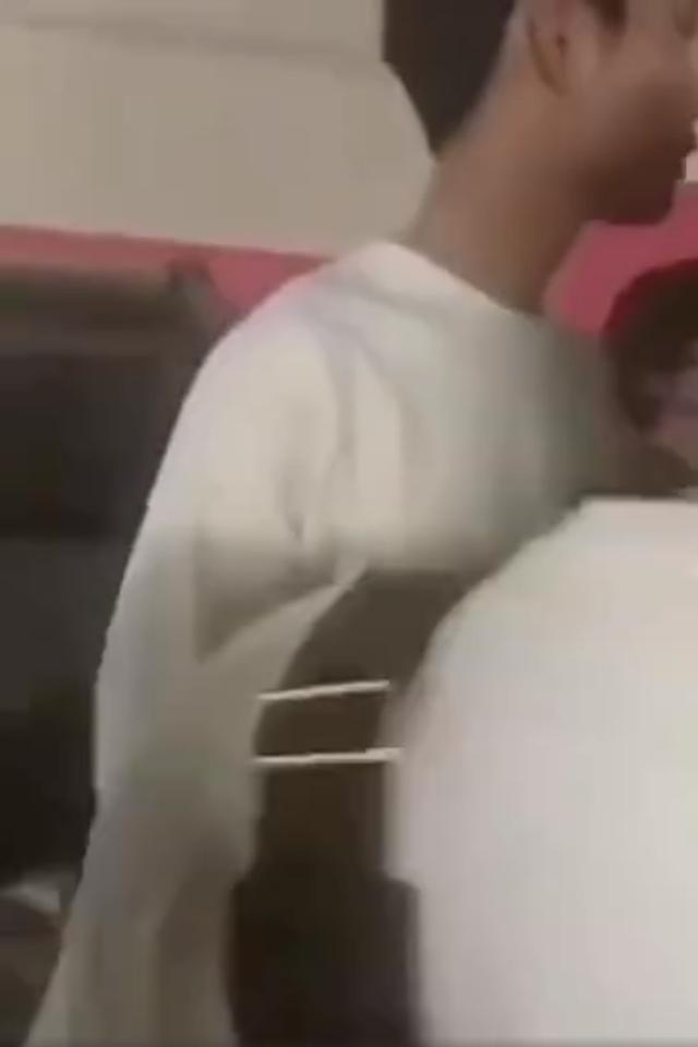 Фս����ʷ�ֱ��� ���Է�˿��ܲ��ܲ���Ѹ���뿪