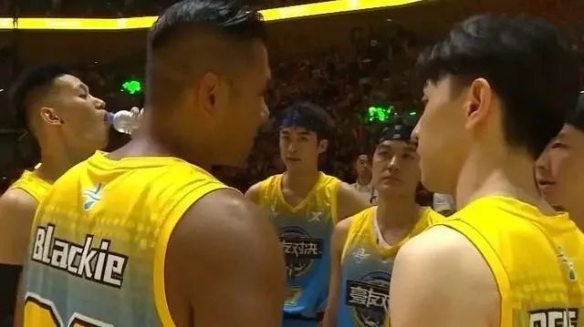 金晨看不上他 是因为忘不掉邓伦吗