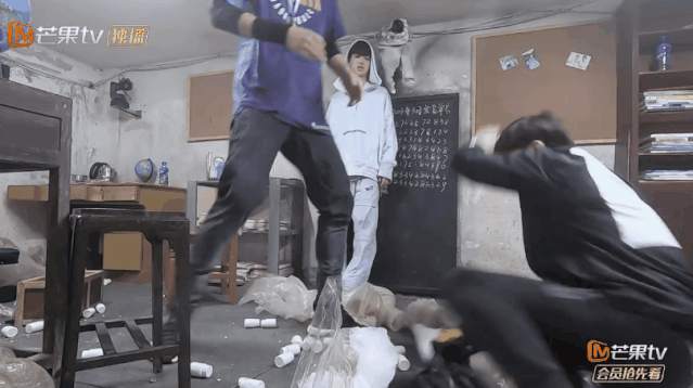金晨看不上他 是因为忘不掉邓伦吗