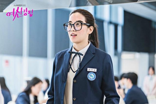 女神降临任朱静9套初恋系私服 3招变身校花