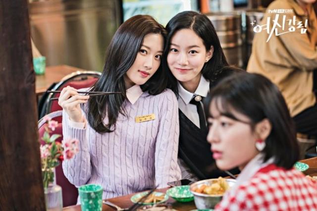 Ů�������쾲9�׳���ϵ˽�� 3�б���У��