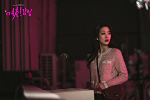 Ů�������쾲9�׳���ϵ˽�� 3�б���У��