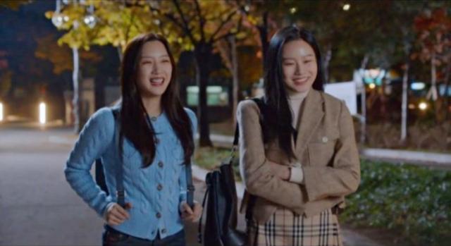 Ů�������쾲9�׳���ϵ˽�� 3�б���У��