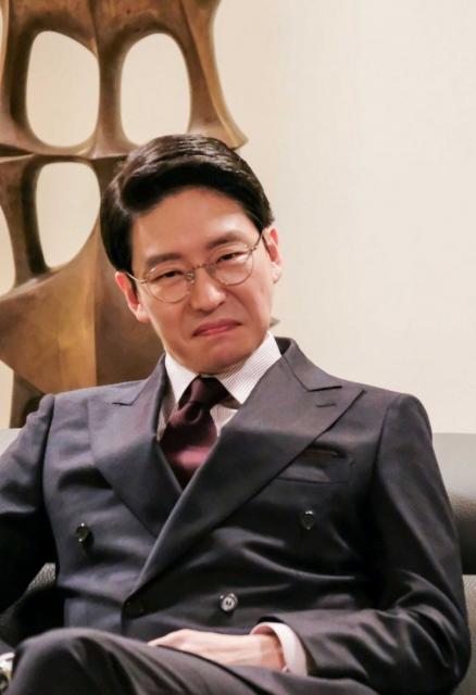 顶楼严基俊私下超幽默 金素妍根本傻白甜