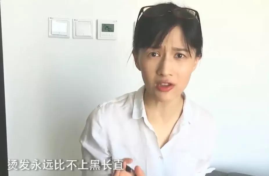 papi酱因孩子随父姓被网友嘲笑 被道德绑架的感觉好惨
