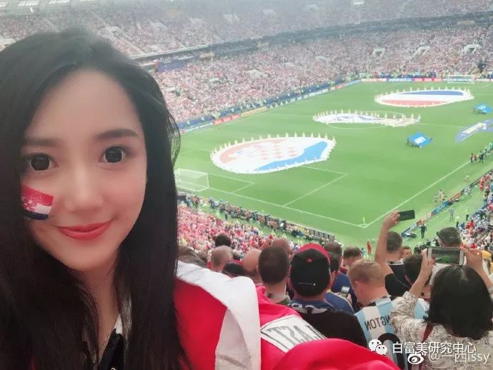 赞助baby婚礼和多位男星关系亲密 她背景成谜