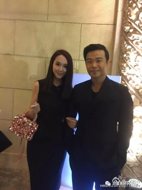 赞助baby婚礼和多位男星关系亲密 她背景成谜