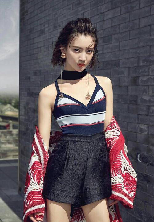 金晨穿拖鞋跳舞什么样子 身材真不是盖的美呆了