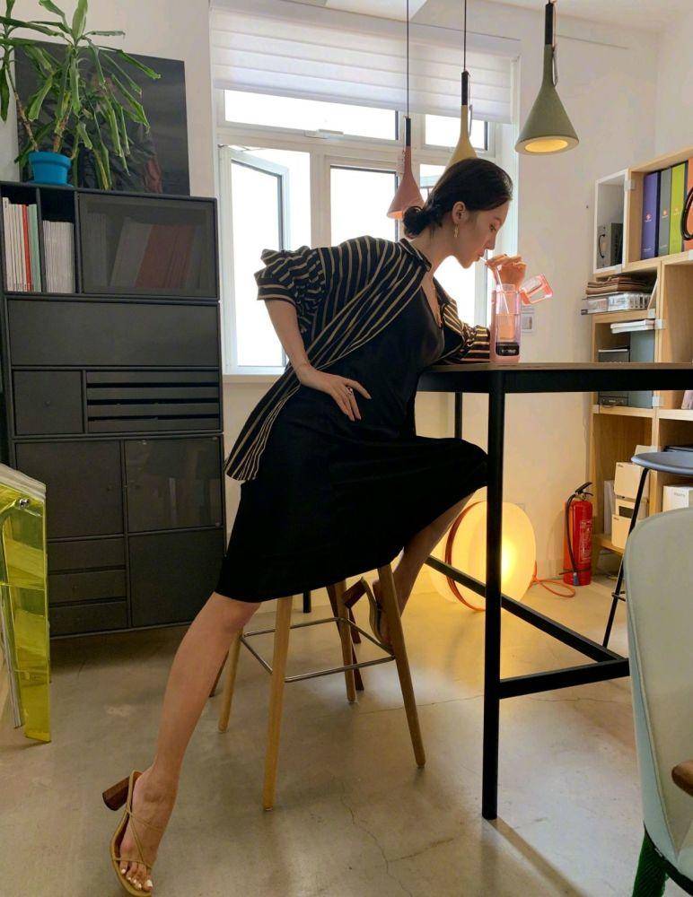 金晨穿拖鞋跳舞什么样子 身材真不是盖的美呆了