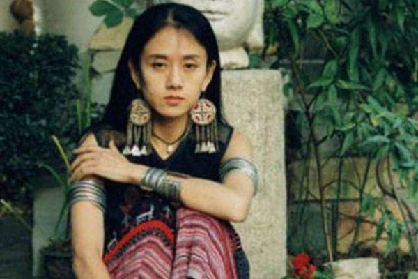 舞蹈家杨丽萍年轻照片长什么样 杨老师老照片也能惊艳时光