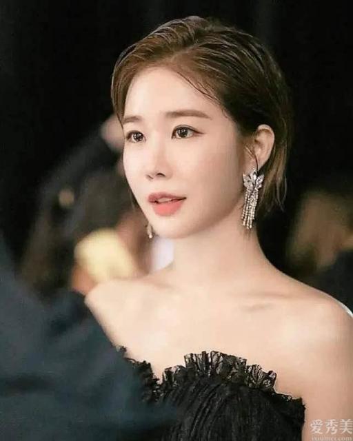 9位女明星潮流时尚短头发造型 气质短发又飒又美