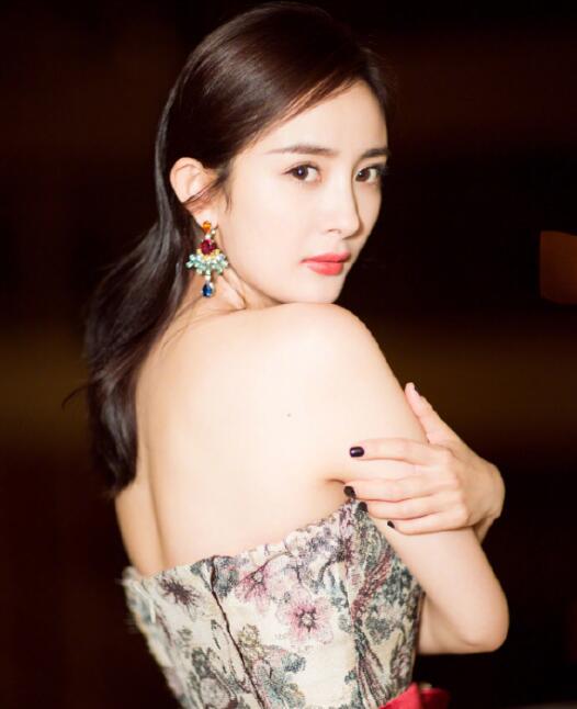 杨幂个人写真资料和照片 杨幂杨幂的家庭背景如此显赫