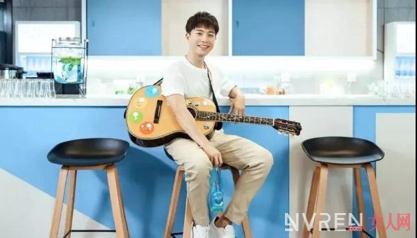 韦礼安代表歌曲《慢慢等》 好听的歌曲上KTV热歌榜