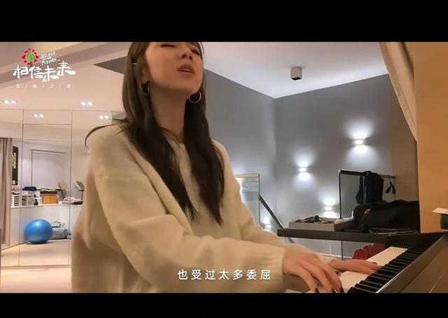 邓紫棋弹唱新的心跳真的好好听 最后的笑容我遭不住