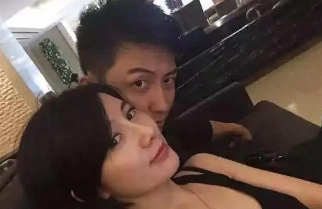 黄景瑜前女友自杀未遂 时间都很特殊巧合还是炒作