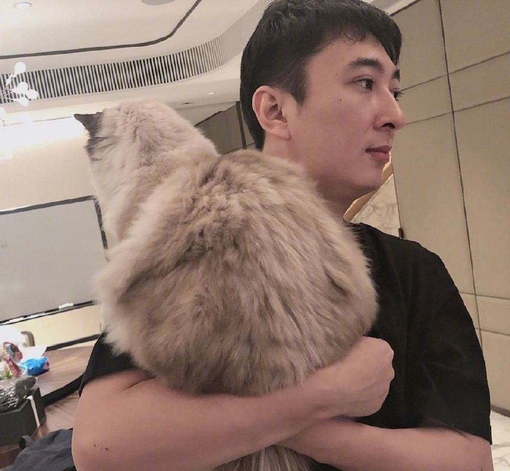 张艺兴和王思聪的关系是什么 传闻两人通过彭昱畅相识
