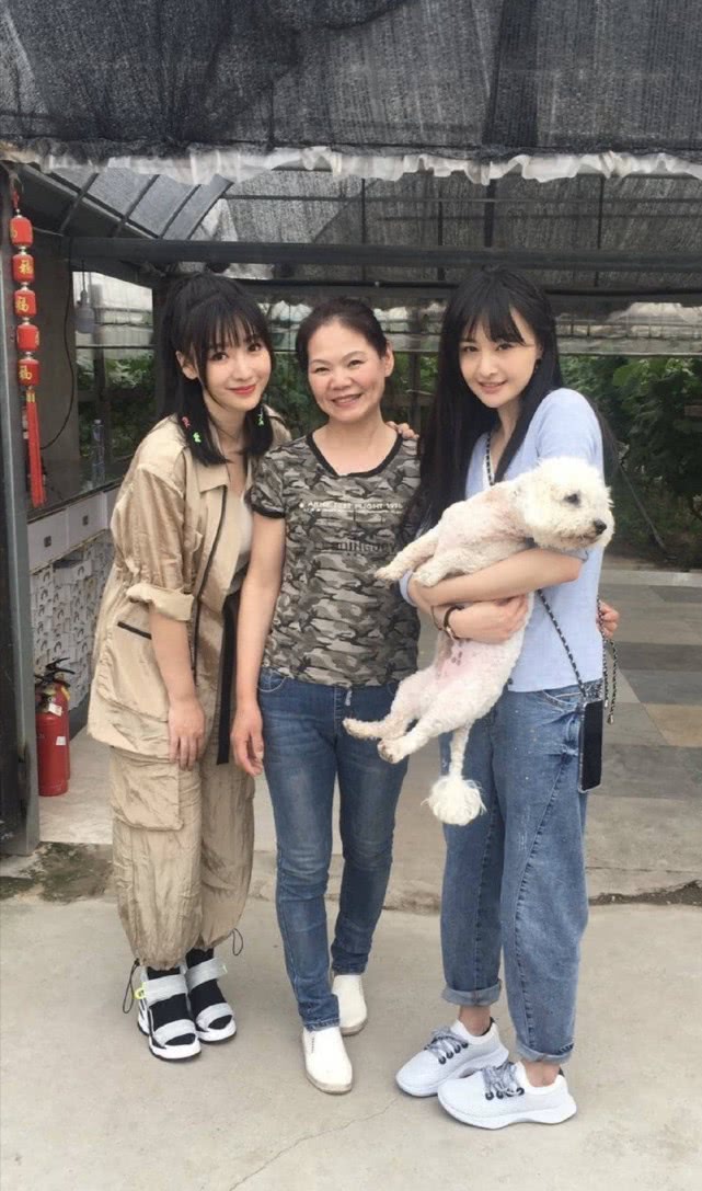 郑爽近照什么样子 经纪人生气直接开怼直播平台