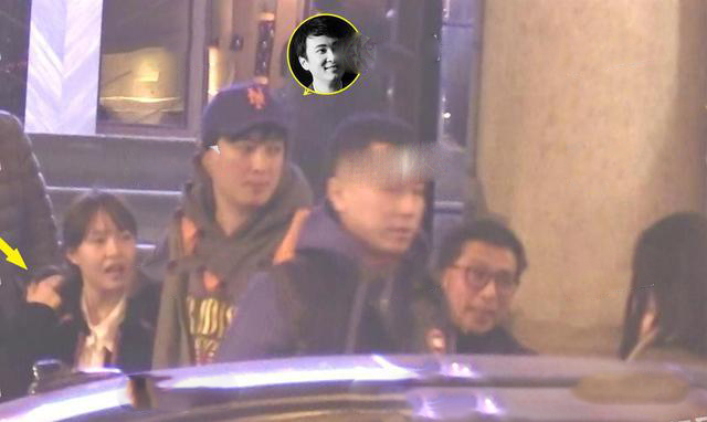王思聪带女友滑雪曝光 被传出限制高生活依然有滋有味
