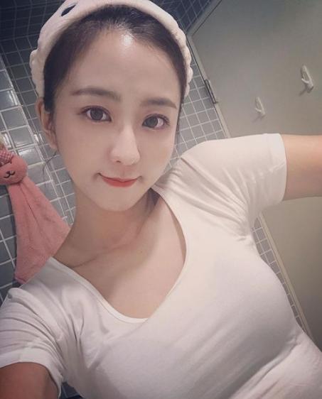 �Ը�Ů������������ҹϮ��������������ۣ��۾�����ǰβ��������׼��