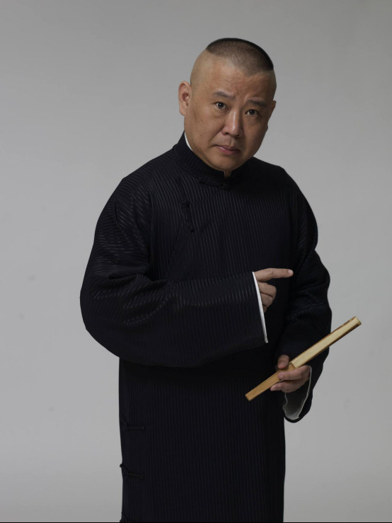 郭德纲以前长头发是假的?郭德纲现在发型适合什么人