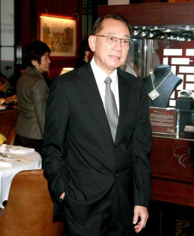 杨受成现在身价多少亿?杨受成为什么喜欢容祖儿