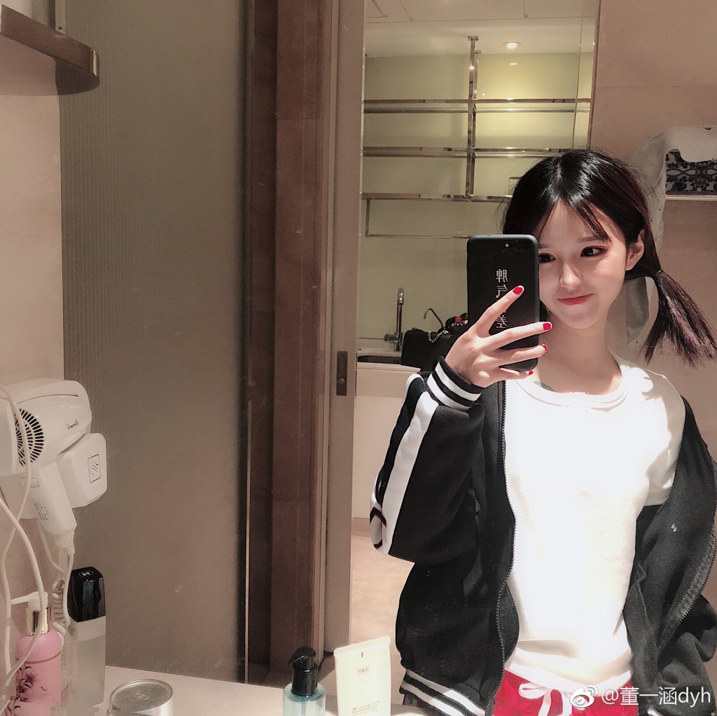 ���ֶ�һ����ͥ������Σ���һ�����ĸ�ѧУ��