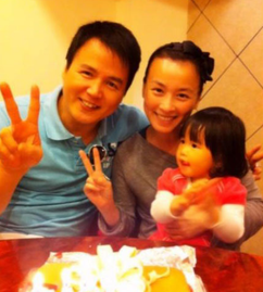 张庭丈夫林瑞阳为什么白头发?张庭与老公相处的秘诀