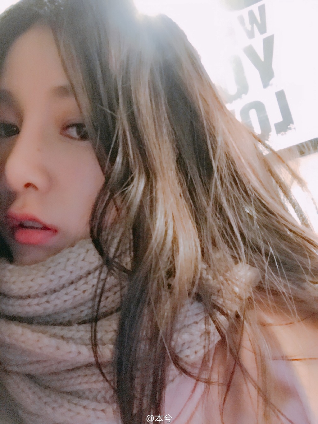 �������ƬͻȻ�ÿֲ�����С��������Ƭ�Ա���Ƭ���˲���һ����
