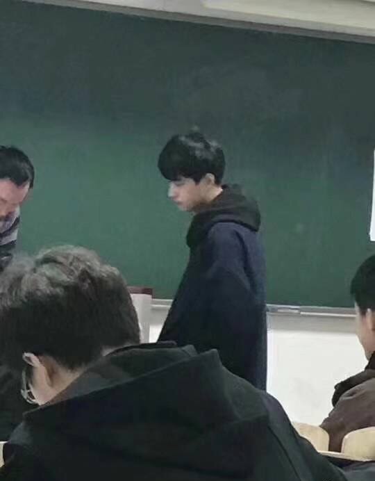 湖南大学90后副教授陈少威近照,陈少威有女朋友没?
