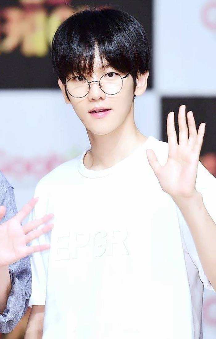 边伯贤为什么叫阿爸?边伯贤现在的女朋龙友是哪一个?