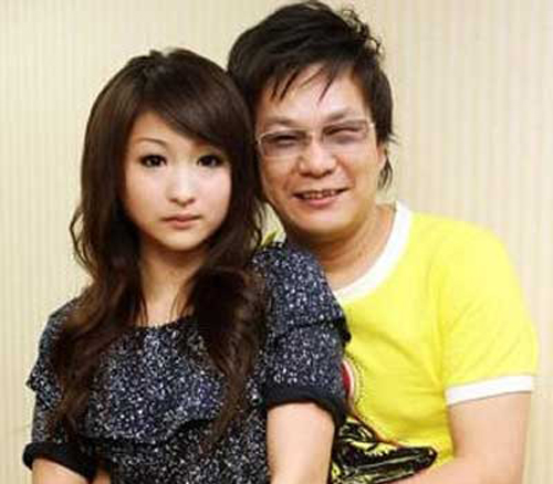 沈玉琳的眼睛怎么了?沈玉琳老婆牙牙资料照片