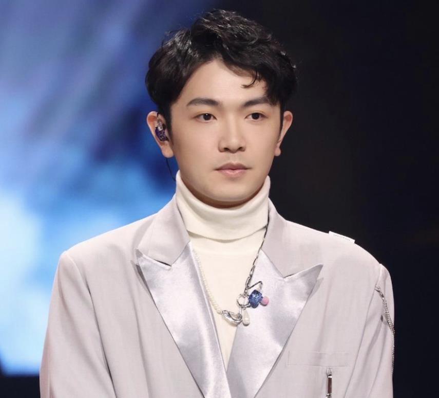 颜人中林允怎么认识的?他为什么叫颜人中