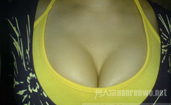 大师教你单手解开美女胸衣,解胸罩吉尼斯世界纪录有多快