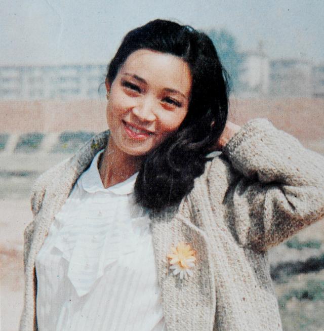 戴春荣年轻时候的照片,她的女儿资料照片