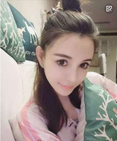 �ν��μӱ��ܰ��ֵ�����һ�ڣ��ν�����СƷ�Ľ�����