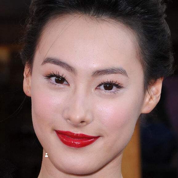 梁洛施面相分析,梁洛施为什么进不了李家?