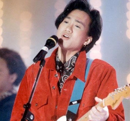 黄家驹是土葬还是火葬的?黄家驹的女朋友叫什么