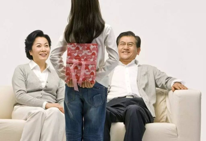 闰月要给父母买衣服吗?给父母买衣服有什么技巧