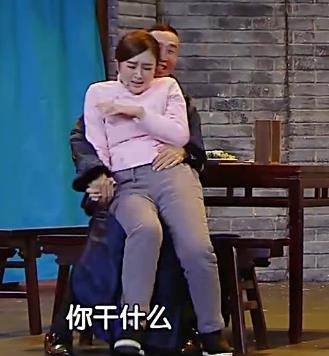 欢乐喜剧人秦岚被袭胸照片,秦岚现在老公是谁?