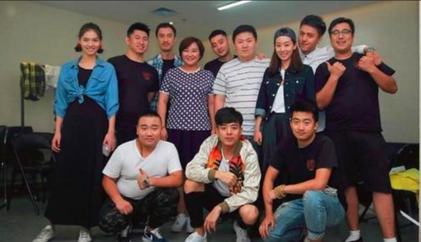 张泰维贾玲是什么关系,他和张小斐又是什么关系?